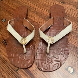 Tory Burch White Thora Sandals 🩴